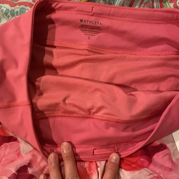 Athleta run with it shorts in pink floral. NWT. Large - Picture 4 of 7